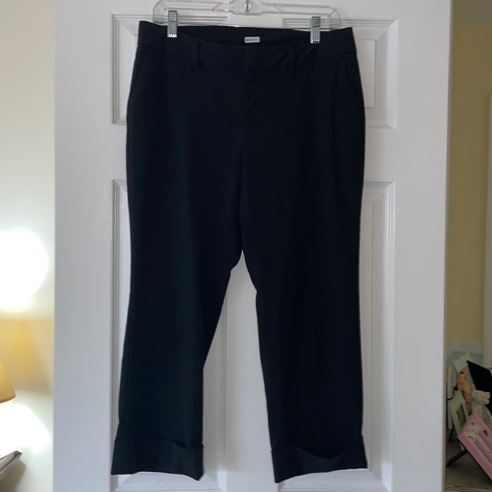GAP black, cropped stretch pants
